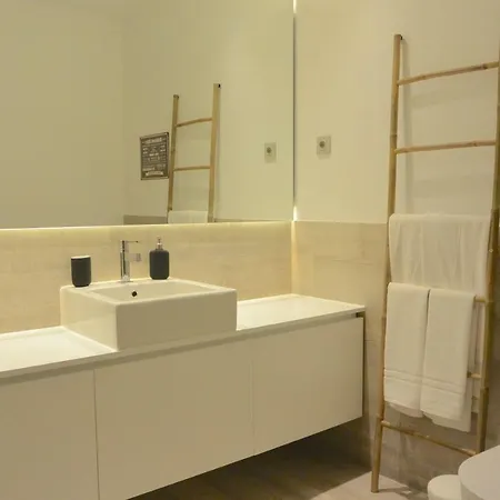 Lf Dália Studio, By Flat In